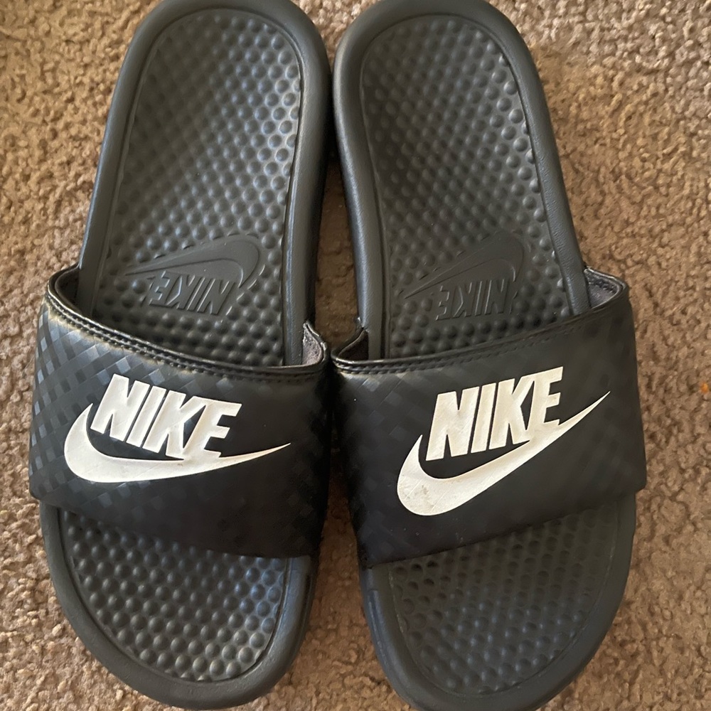 Nike slides